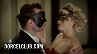 Svinger partiyasi paytida kuchli jinsiy aloqa