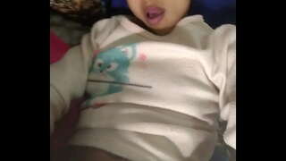 Niara okrećući oči