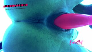 Shameless Slut Lactating ແລະເຍຢູ່ໃນການອອກກໍາລັງກາຍສູນ