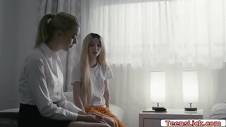 Кензи Ривз ласкает манжалар менен жана лижет киску өз Одноклассницы Энни Аврорас Кензи Ривз ласкает манжалар менен жана лижет киску өз Одноклассницы Энни Аврорас