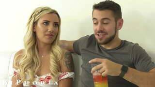 בחורה רוצה בעל למצוץ זין על יום ההולדת שלה